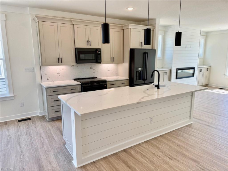 Photo 6 of 35 residential for sale in Chesapeake virginia