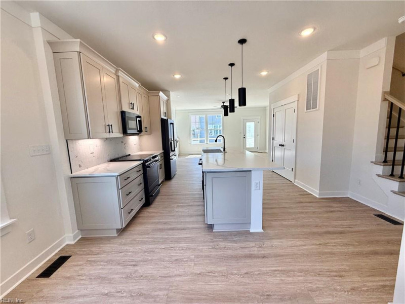 Photo 9 of 35 residential for sale in Chesapeake virginia