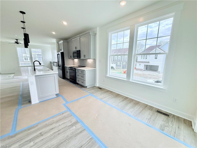 Photo 10 of 40 residential for sale in Chesapeake virginia