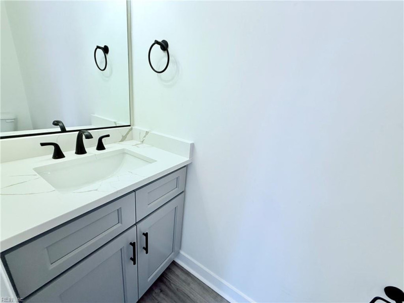 Photo 18 of 40 residential for sale in Chesapeake virginia