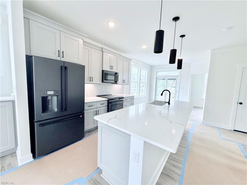 Photo 2 of 40 residential for sale in Chesapeake virginia