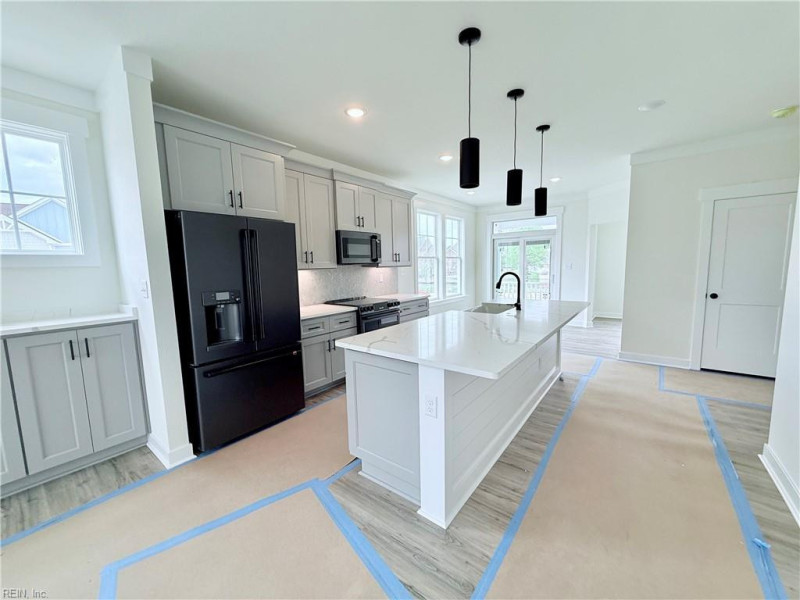 Photo 4 of 40 residential for sale in Chesapeake virginia