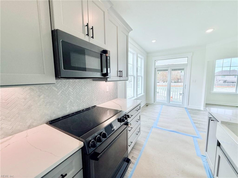 Photo 7 of 40 residential for sale in Chesapeake virginia