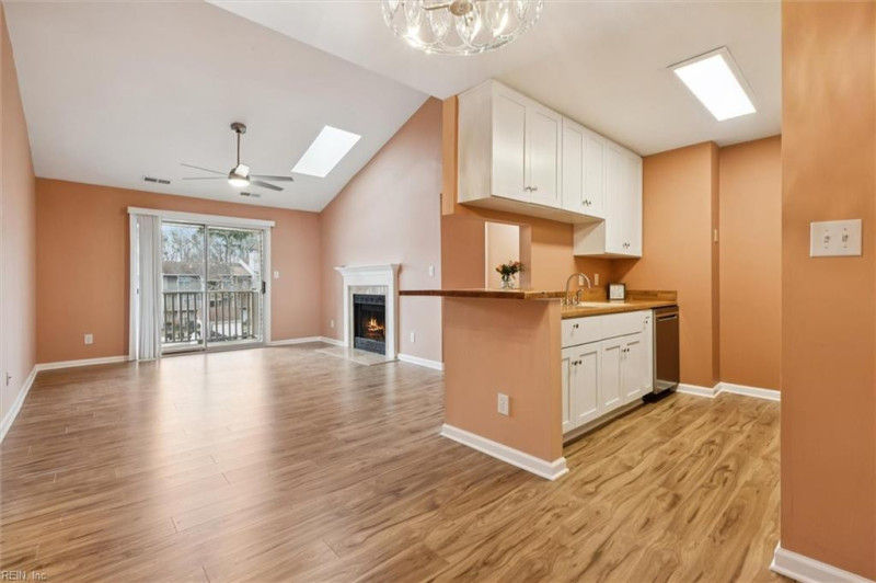 Photo 6 of 28 residential for sale in Newport News virginia