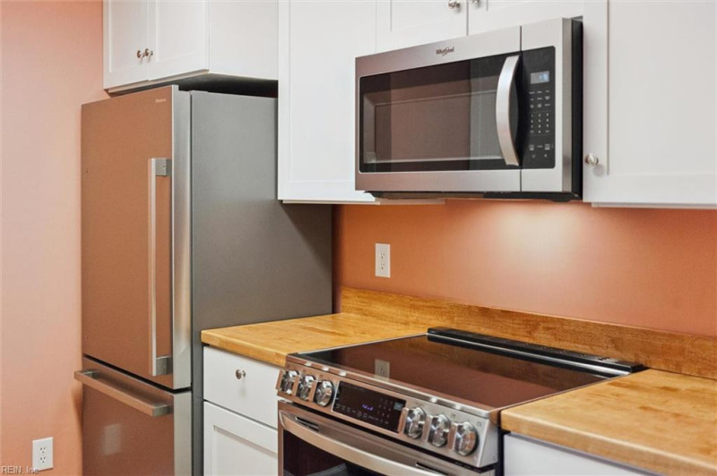 Photo 9 of 28 residential for sale in Newport News virginia