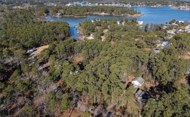 713 Ship Point Road, York County, VA 23692