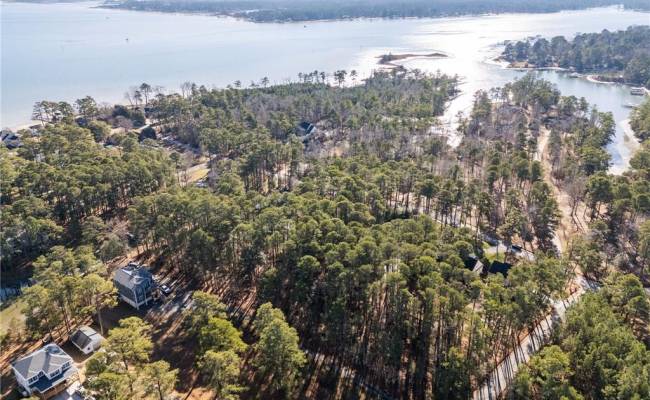 713 Ship Point Road, York County, VA 23692