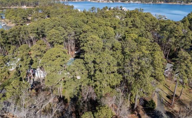 713 Ship Point Road, York County, VA 23692