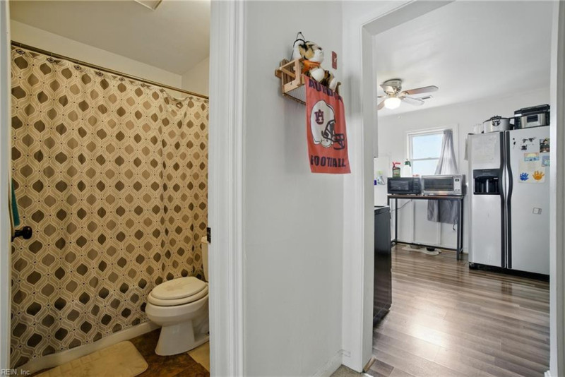 Photo 17 of 31 residential for sale in Portsmouth virginia