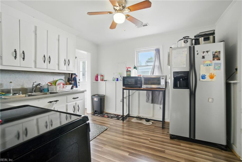 Photo 19 of 31 residential for sale in Portsmouth virginia