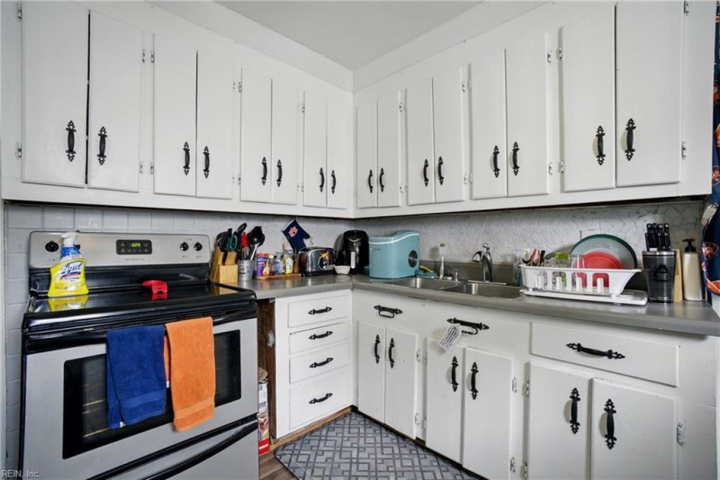 Photo 22 of 31 residential for sale in Portsmouth virginia