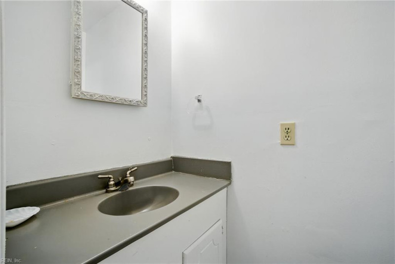 Photo 26 of 31 residential for sale in Portsmouth virginia