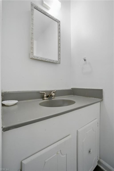 Photo 27 of 31 residential for sale in Portsmouth virginia
