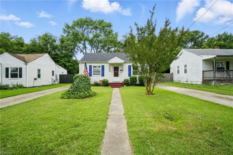 Photo 3 of 31 residential for sale in Portsmouth virginia