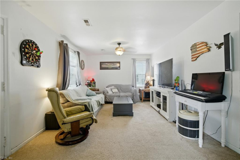 Photo 8 of 31 residential for sale in Portsmouth virginia