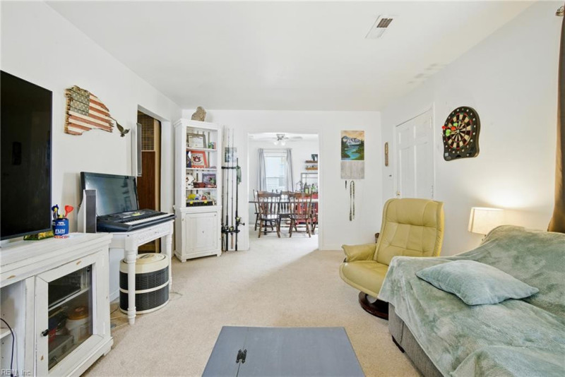 Photo 9 of 31 residential for sale in Portsmouth virginia