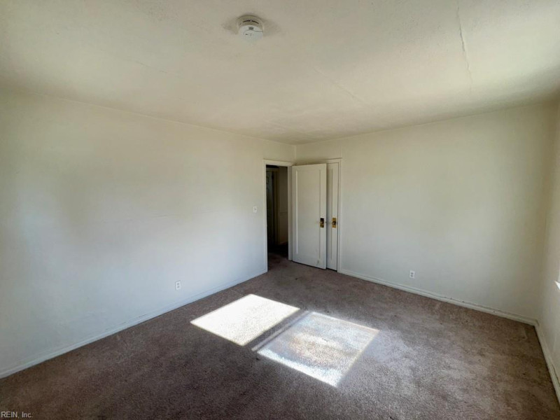 Photo 14 of 18 residential for sale in Norfolk virginia