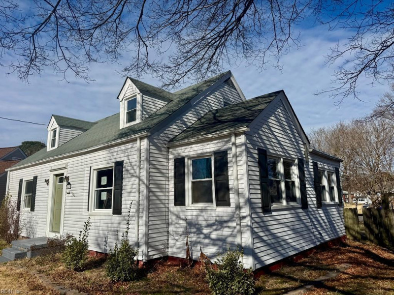Photo 3 of 18 residential for sale in Norfolk virginia