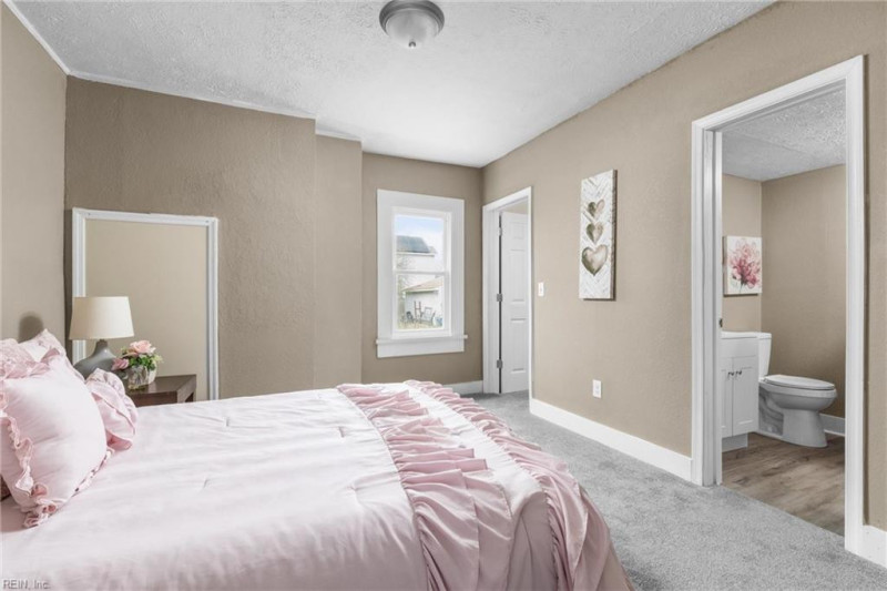 Photo 14 of 22 residential for sale in Hampton virginia