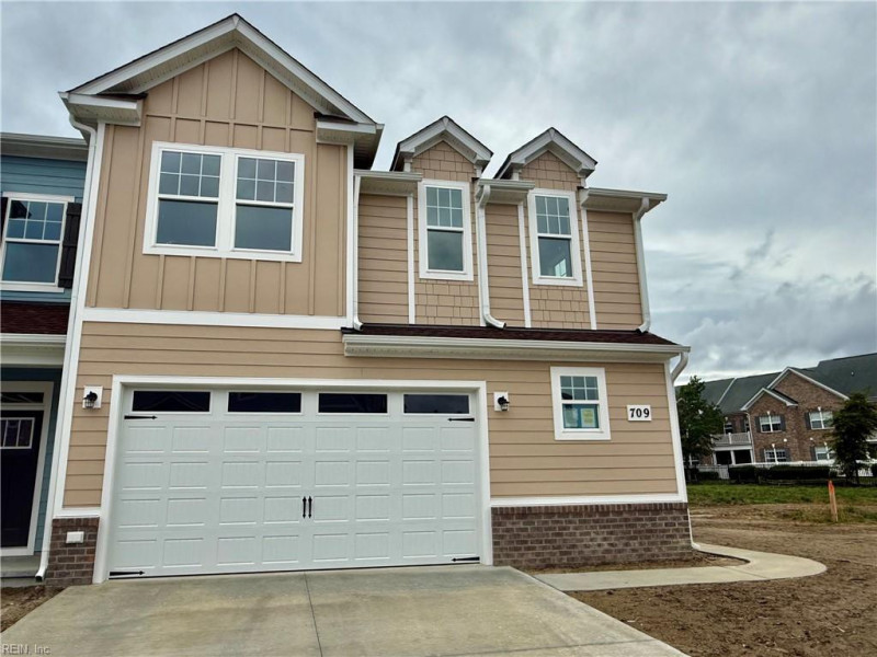 Photo 1 of 34 residential for sale in Chesapeake virginia