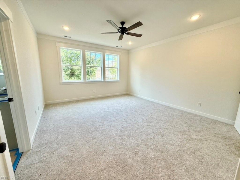 Photo 13 of 34 residential for sale in Chesapeake virginia