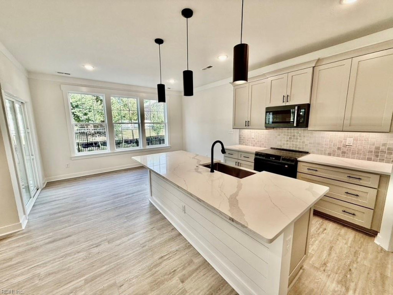 Photo 2 of 34 residential for sale in Chesapeake virginia