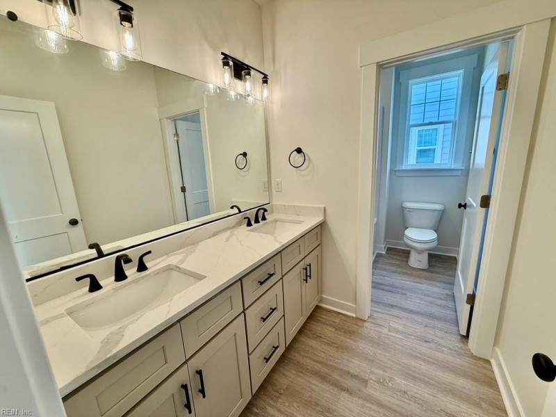 Photo 25 of 34 residential for sale in Chesapeake virginia