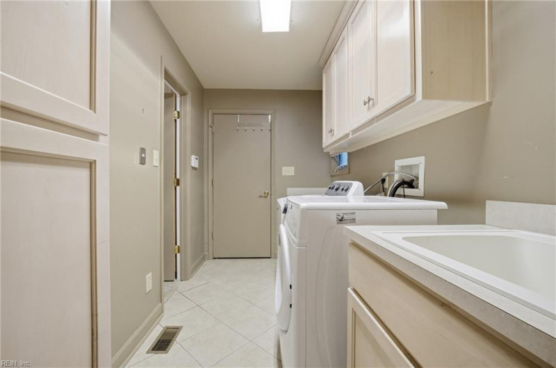 Photo 13 of 48 residential for sale in Newport News virginia Photo 13 of 48 residential for sale in Newport News virginia