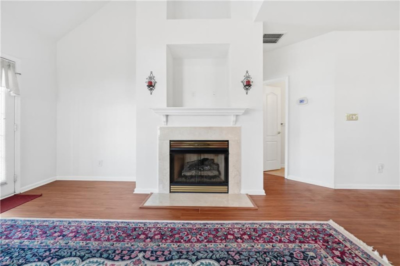 Photo 11 of 49 residential for sale in Portsmouth virginia