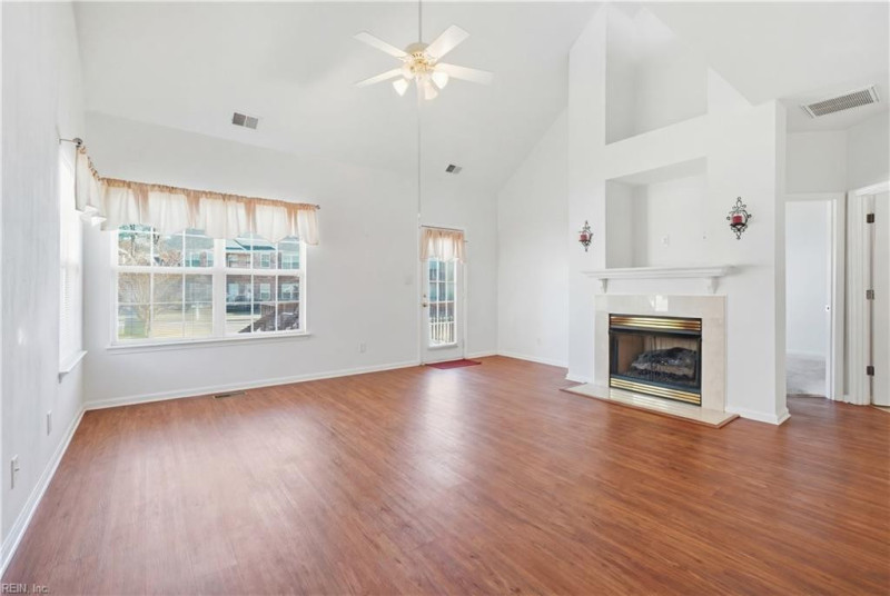 Photo 13 of 49 residential for sale in Portsmouth virginia