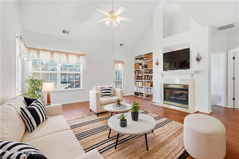 Photo 14 of 49 residential for sale in Portsmouth virginia