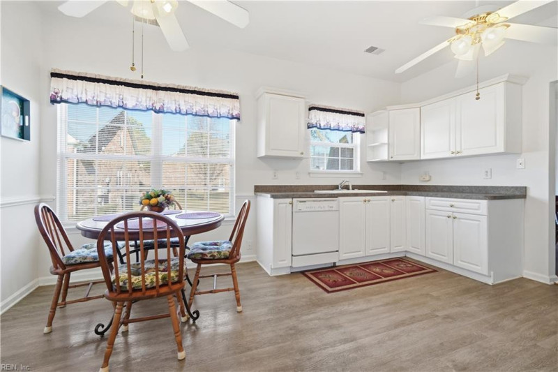 Photo 16 of 49 residential for sale in Portsmouth virginia
