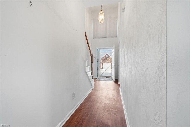 Photo 18 of 49 residential for sale in Portsmouth virginia