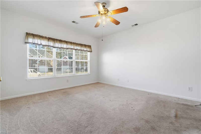 Photo 23 of 49 residential for sale in Portsmouth virginia