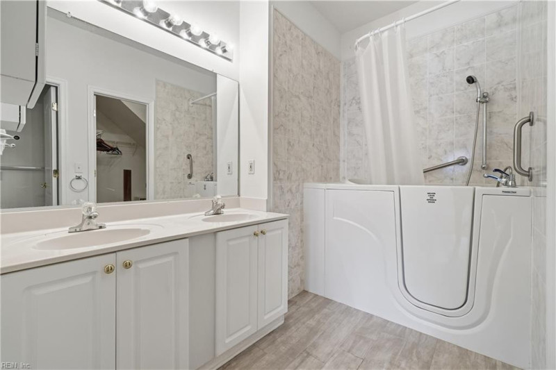 Photo 26 of 49 residential for sale in Portsmouth virginia