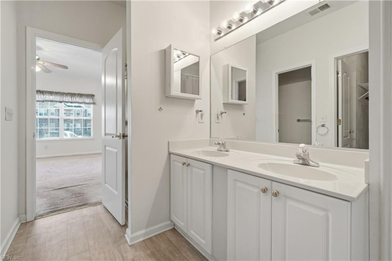 Photo 27 of 49 residential for sale in Portsmouth virginia