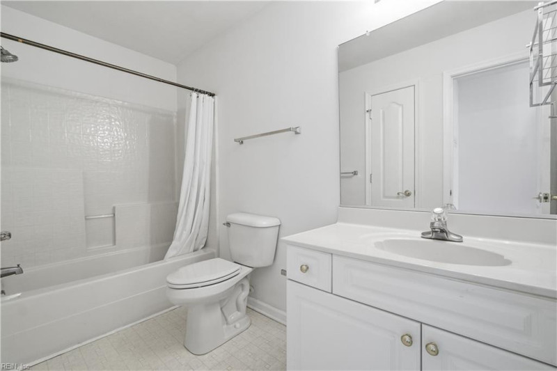 Photo 36 of 49 residential for sale in Portsmouth virginia