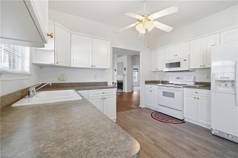 Photo 5 of 49 residential for sale in Portsmouth virginia