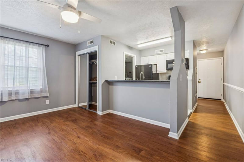 Photo 11 of 24 residential for sale in Hampton virginia