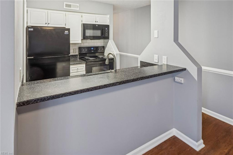 Photo 13 of 24 residential for sale in Hampton virginia