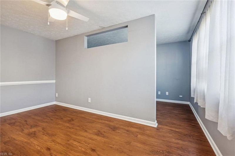 Photo 17 of 24 residential for sale in Hampton virginia