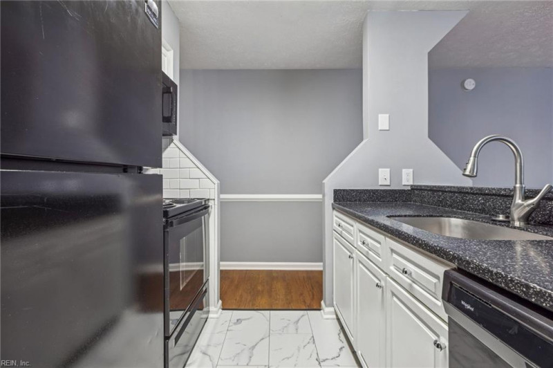 Photo 9 of 24 residential for sale in Hampton virginia