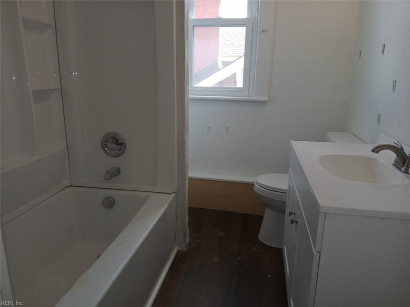 Photo 4 of 7 residential for sale in Norfolk virginia