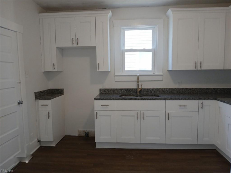 Photo 6 of 7 residential for sale in Norfolk virginia