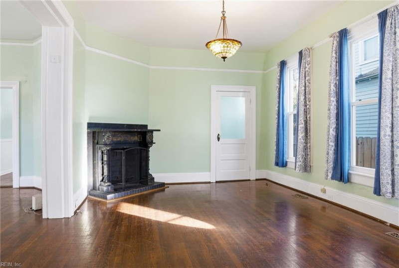 Photo 12 of 35 residential for sale in Portsmouth virginia