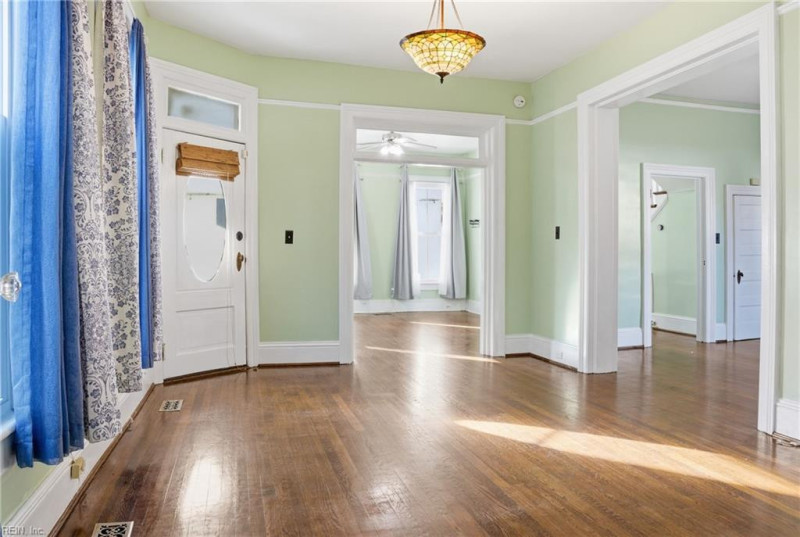 Photo 14 of 35 residential for sale in Portsmouth virginia