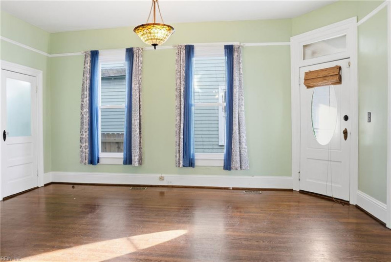 Photo 15 of 35 residential for sale in Portsmouth virginia