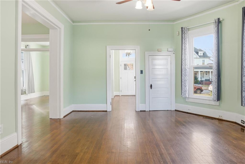 Photo 17 of 35 residential for sale in Portsmouth virginia