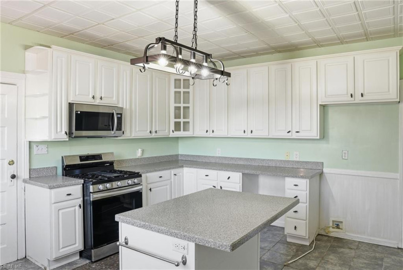 Photo 21 of 35 residential for sale in Portsmouth virginia