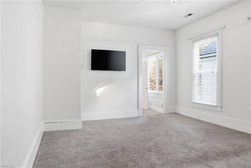 Photo 26 of 35 residential for sale in Portsmouth virginia